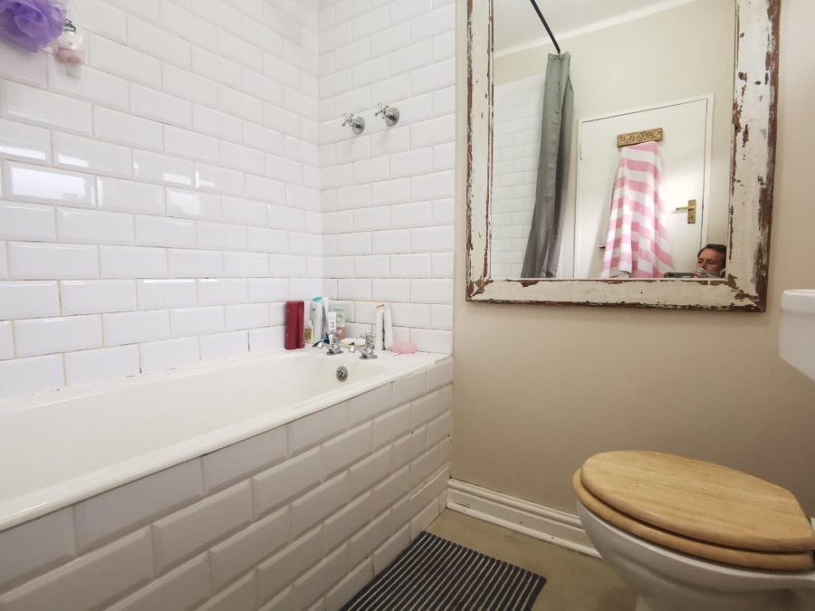 To Let 1 Bedroom Property for Rent in Green Point Western Cape